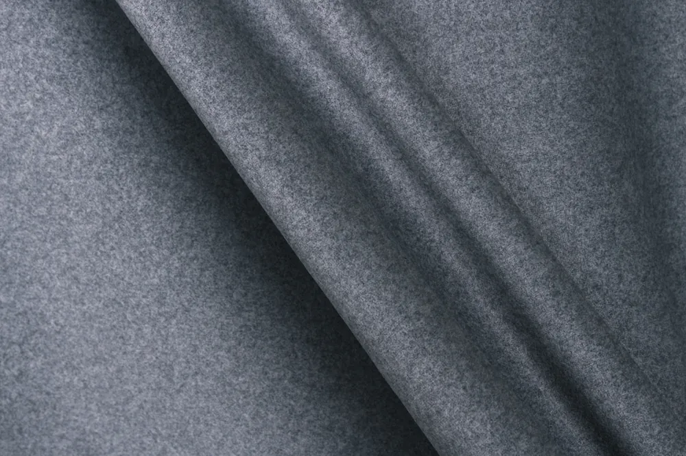AURA 15 Smoke —  DIVOTEX